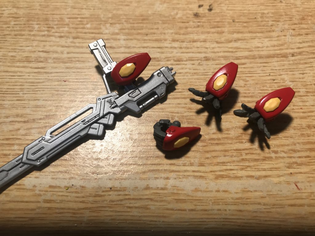 手甲の黄色いパーツは追加注文でもう一組。
いちいち取り外すより楽に交換が可能になりました。
どうしてこうしなかったの、磐梯山