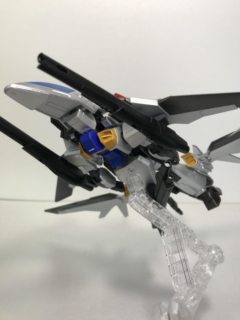 ファイターモードでも追加したビーム砲がバランス取っています。