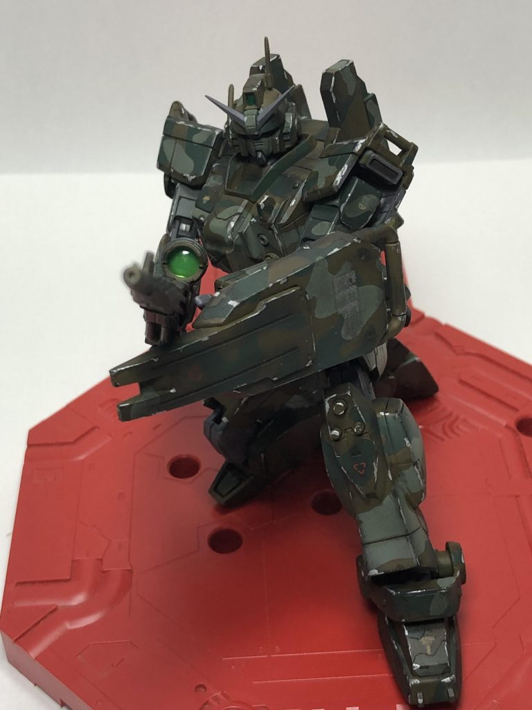 ライフル構え
スコープにクリアパーツを施してみました