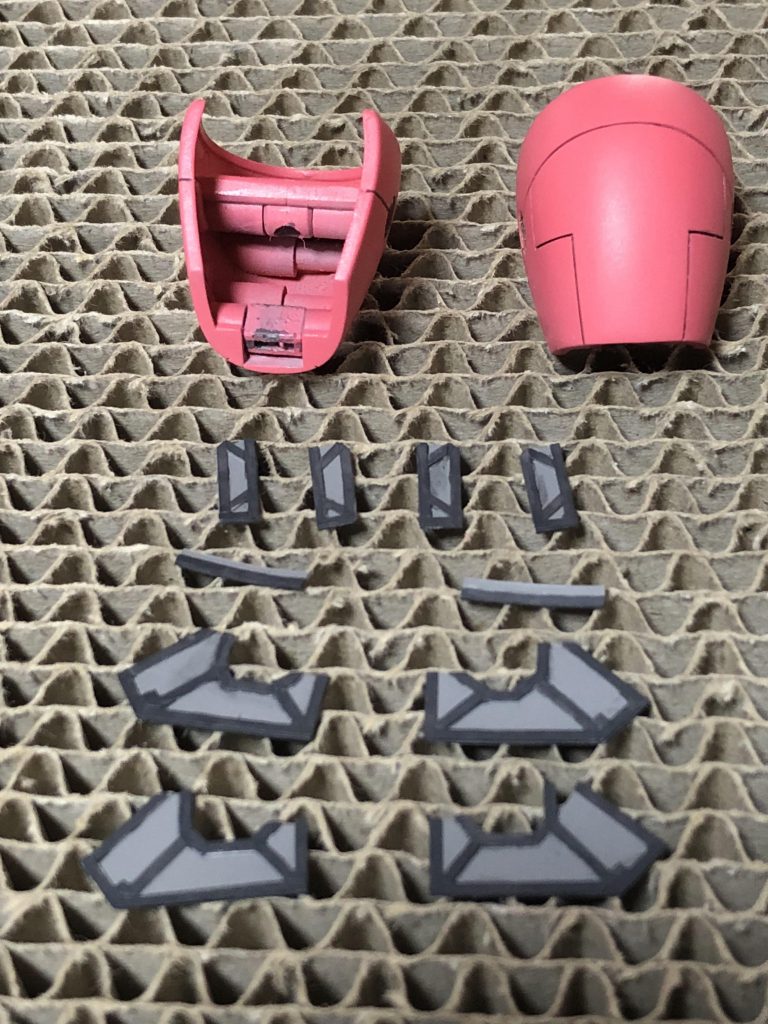 アーマー裏モールドはチャームポイントですが完成するとほぼ見えません