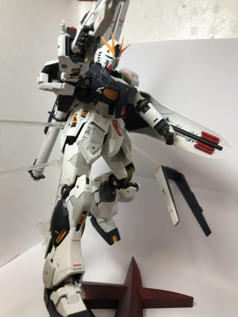 MG νガンダム verＫ
各所にメタルパーツを盛り込みました。