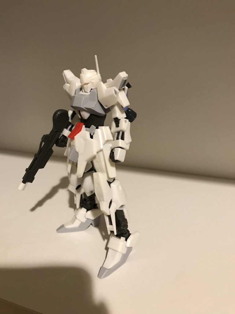 初期段階ではシールドなしの回避特化型イメージでした