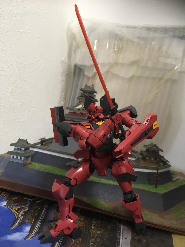 一刀の構え。
刃はGN粒子を意識してメタリックレッドにしました。