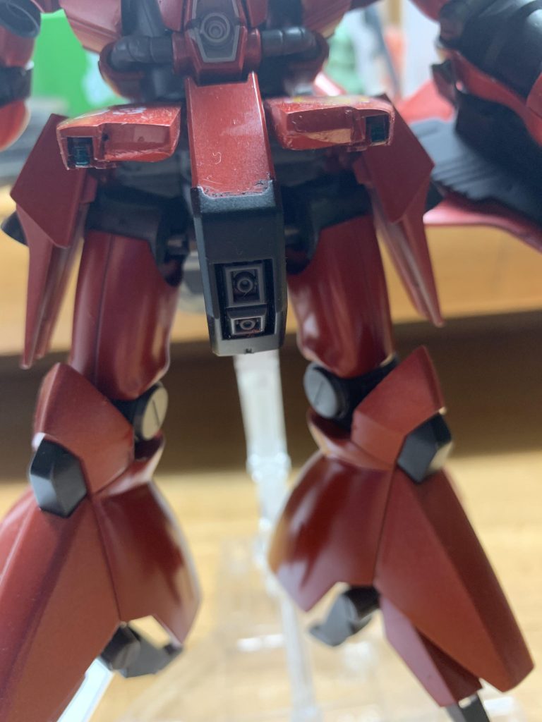 腰部ビーム·キャノン（ザクIIIから流用）