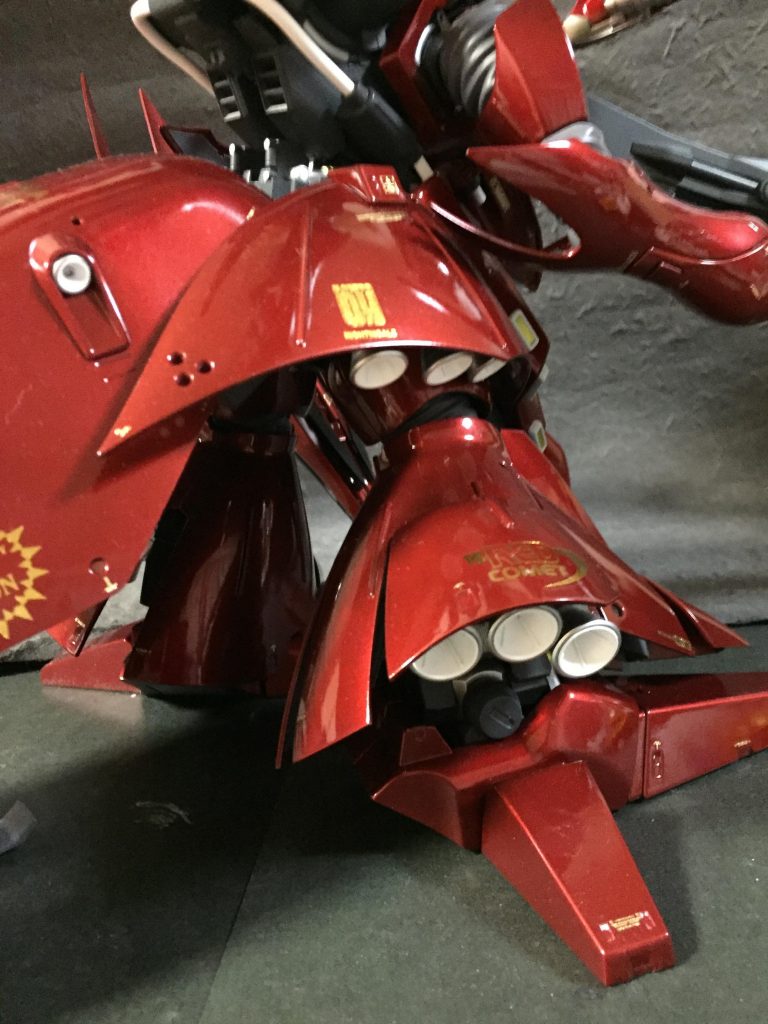 脚部を短足化、バーニア部分を開口