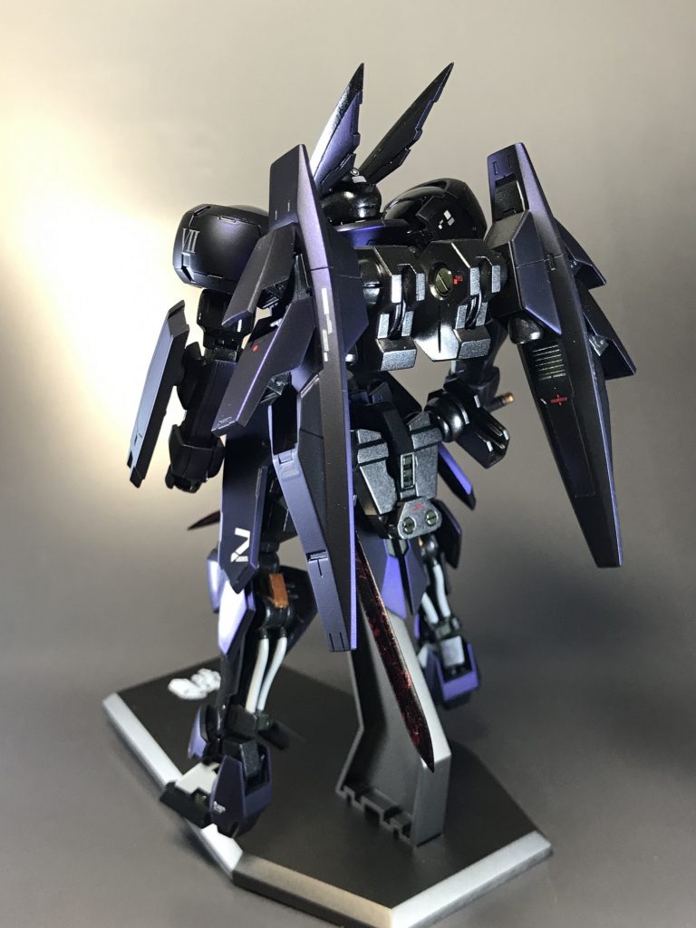 背面画像
バックパックにGバウンサーの大型ブースターを。