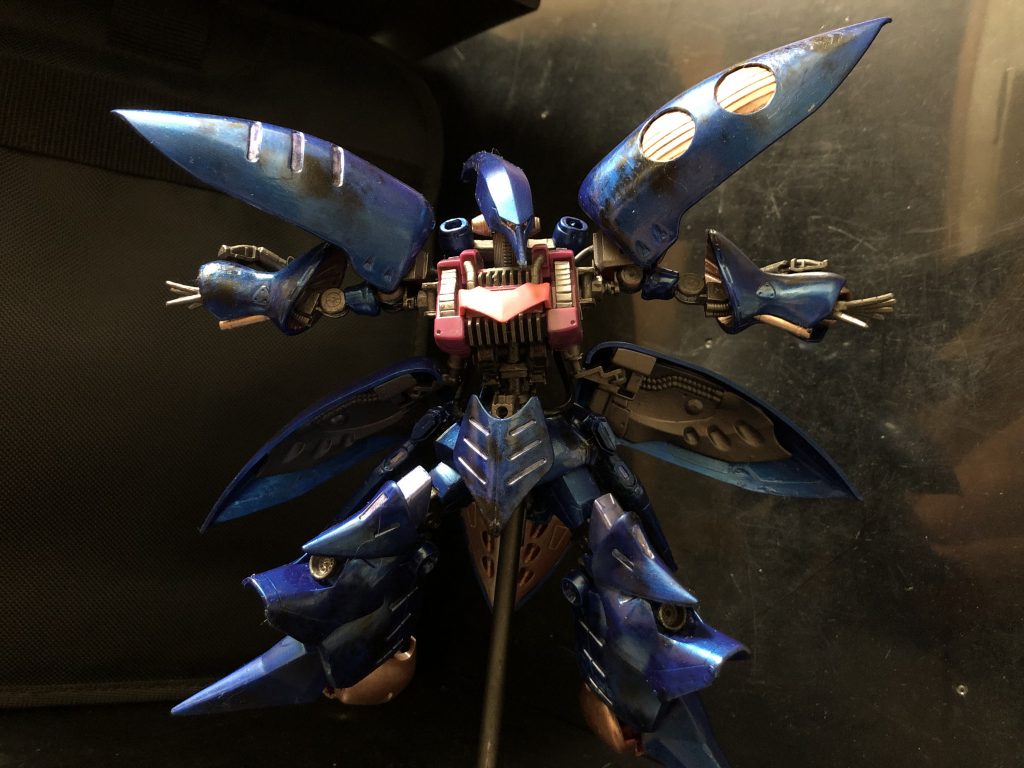 ハマーン様「ほう、なにやら聞き慣れない言葉が混雑してある様だな。これも最新のAE技術という訳だな、室長?」
oyz「ちょっとしたオーバーテクノロジーです。(・ω・;)」
ハマーン様「そうか、なかなかに良い出来ではないか。キュベレイの後継機、量産機として、我がネオ・ジオンに大きな恩恵をもたらす機体になるだろう。ご苦労だったな。」
oyz「はっ!ありがとうございます!だがしかし、まだだ!まだ終わらんよーっ!なのであります。」
ハマーン様「何っ!?まだ何かあると言うのか!?」