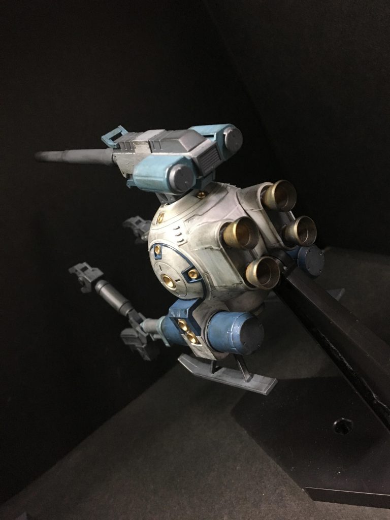 機体背部
後部ブースターはゴールドのスプレー缶で塗装後ウェザリングマスターで汚し追加。