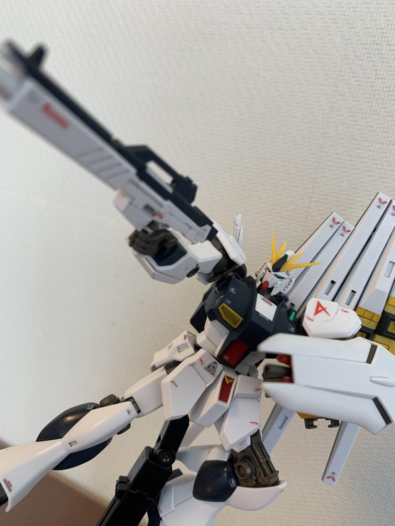 購入予定は無いですが、RG発売前にはアップしたかったので急いで組み上げました。
カラーリングがシックで素晴らしいです。