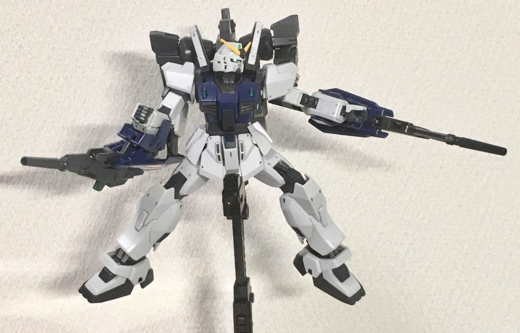 元のビルドブースターMk-Ⅱでは腕に装着したままでは接続フレームが届かなかったので、この装備なら腕を前に出しても横に広げてもそれなりの射角が取れるようになっています。