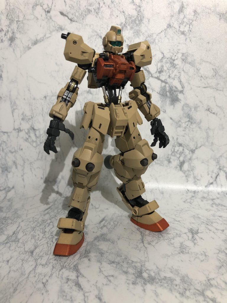 今回使用したパーツは、
頭部:陸戦型ジム
爪先:Reガンダム
掌:M.S.Gワイルドハンド
腰&踵:グシオンリベイクフルシティ
バックパック:ユーゴー
胴体&腕&脚:ガンダムウヴァル
武装接続アーム:ジーエンアルトロン
となっております。