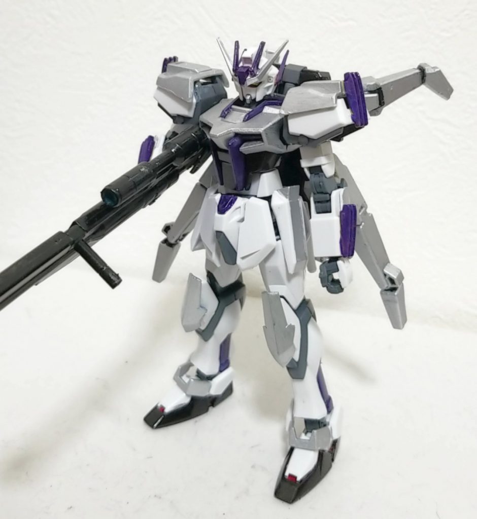 前面
基本形態
精密性を向上するために、アンテナは増設されている