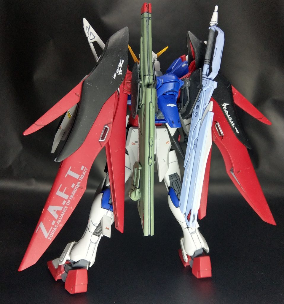 後ろ
デカールはMG用・RG用を適度に振り分けてます