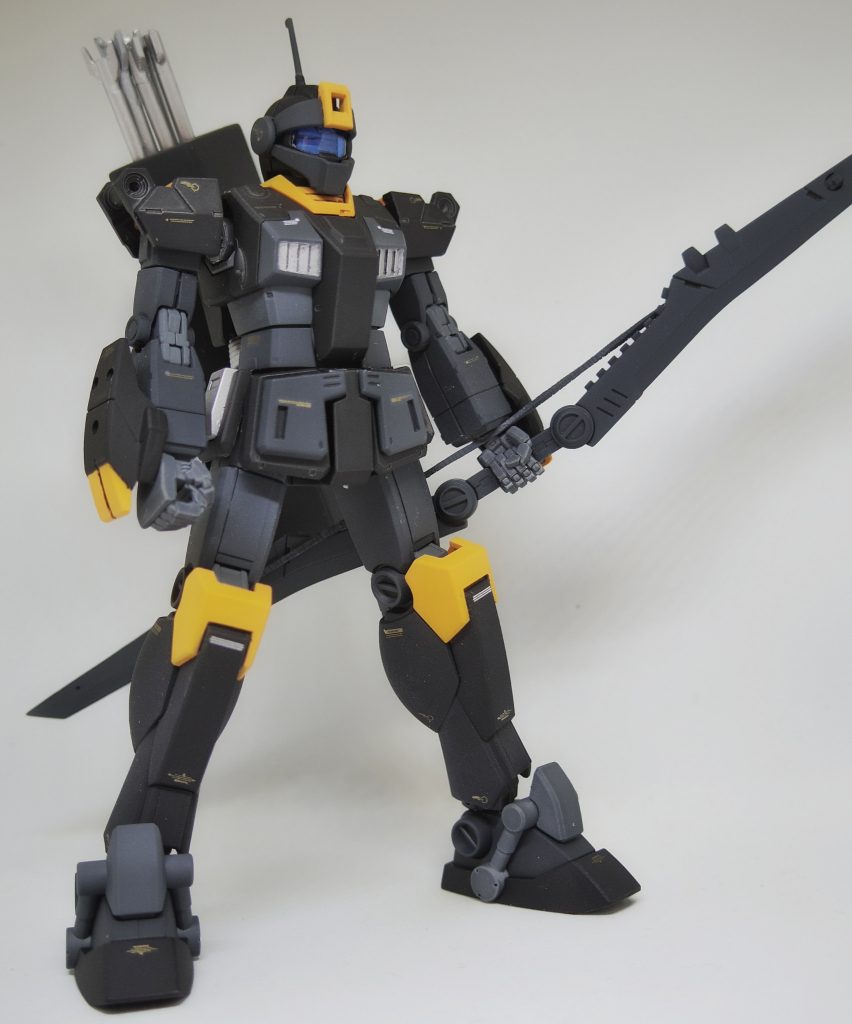 エンドゲームのホークアイをモチーフのカラーリングしました。
元ネタは、黒の衣装にゴールドのラインですが、ジムにゴールドは、華やか過ぎると思ったので、橙黄色にしました。