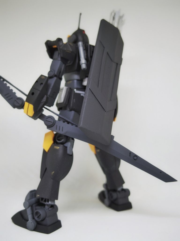 矢筒は、プラ板で箱組しました。
一応ビームサーベルも装備してます。