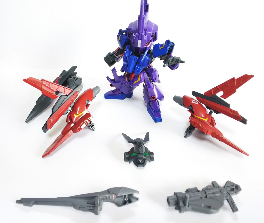 本体背中に付いているバインダーをシールドブースターに合体、シールドバスターライフルももうひとつのビームライフルと合体させ
さらに特殊気密マスクを装備すると・・・