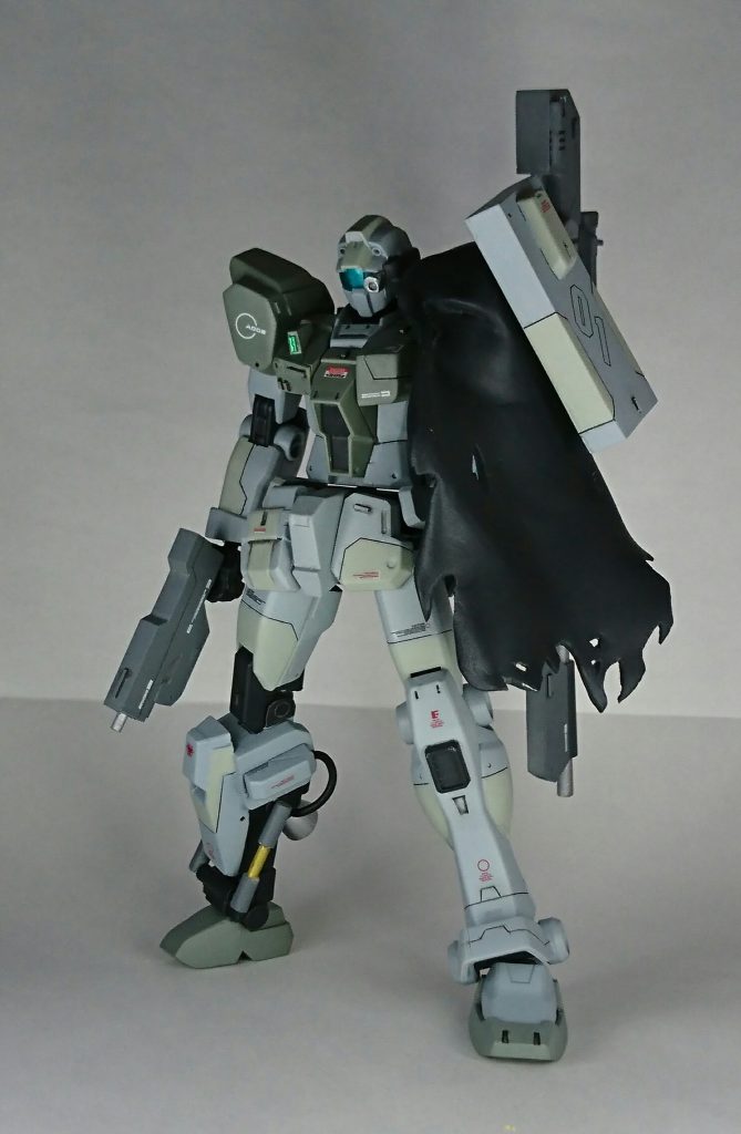 ABCマント装備
こちらはパテを伸ばしてジムに離型剤を塗りパテを被せて形を整形
少しだけうどんやそば職人の気持ちになれました笑