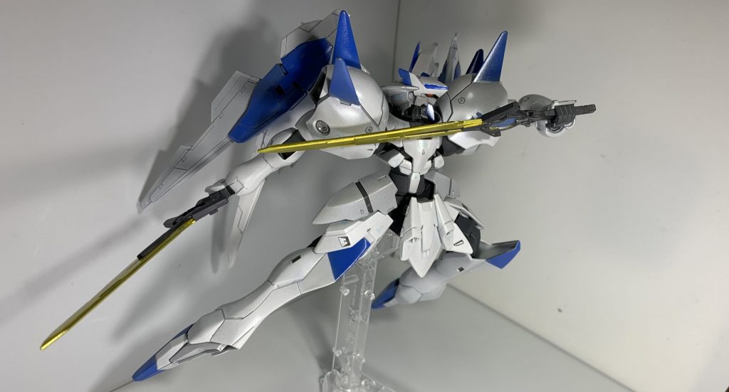 00には大きかったGNダイバーソードですが、大型のガデッサにはちょうどいいサイズです。