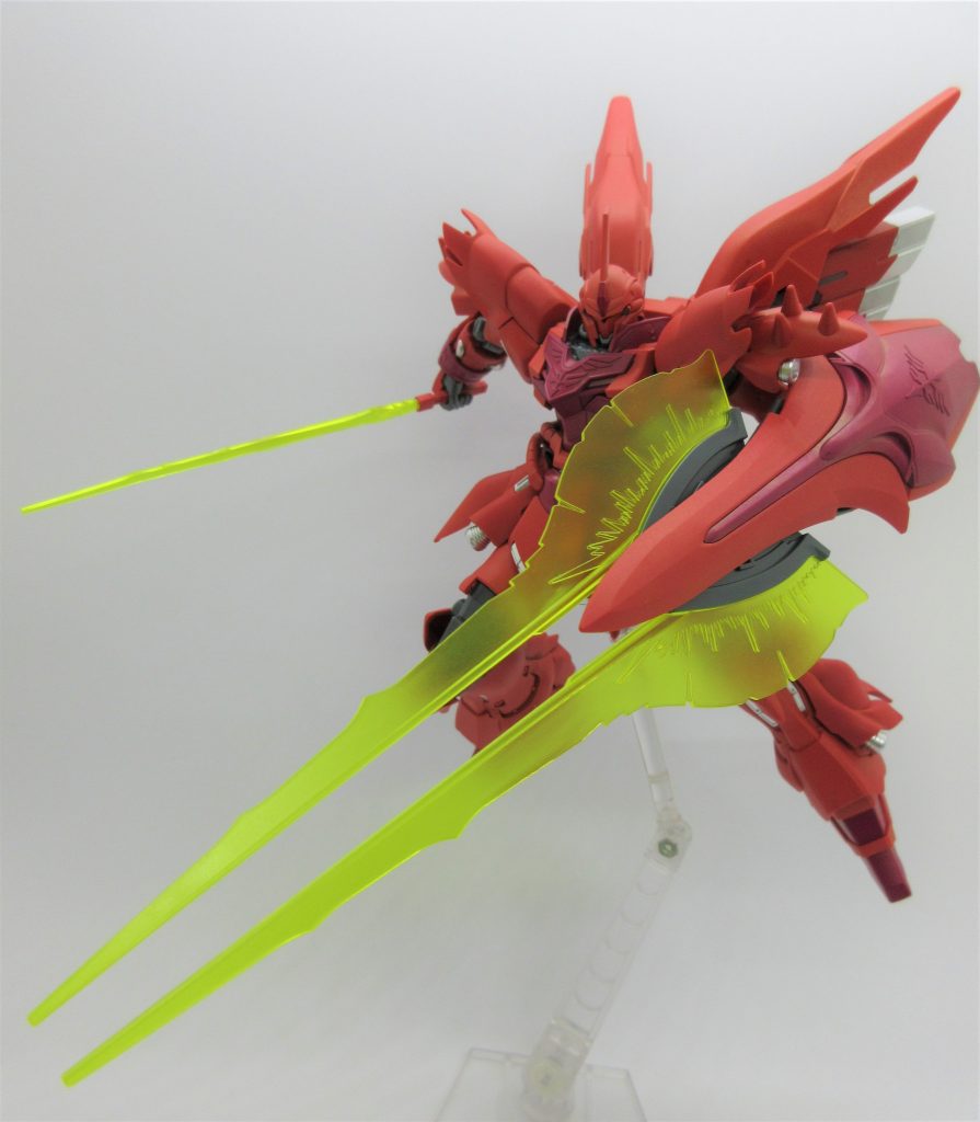 ビームサーベルとビームアックス。