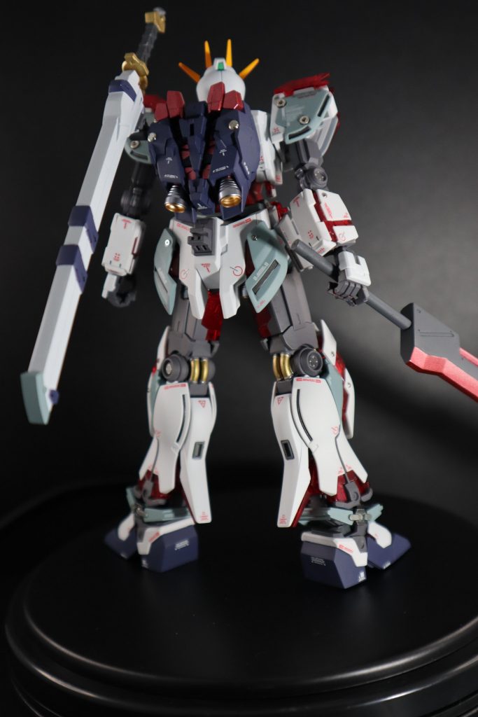 背中から飛び出してる肉抜きが目立つバックパックがイマイチだったので
ユニコーンのバックパックに差し替え(マウントが異なるため、要加工)