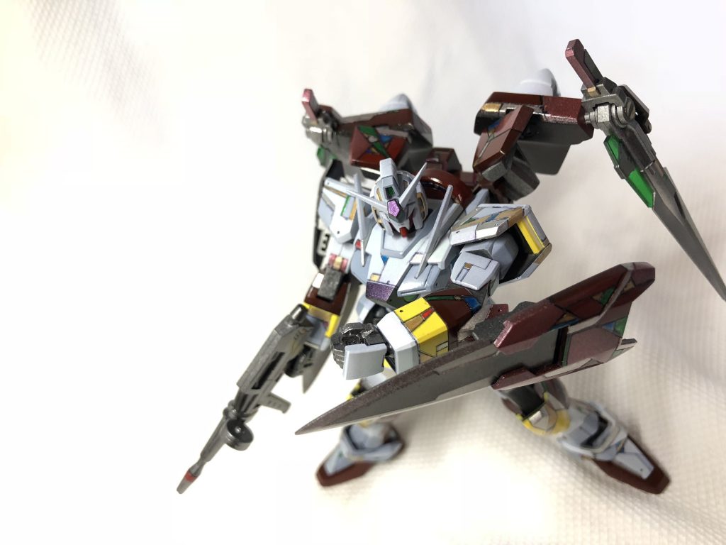 装備②
GNブレイド。盾にもなる。武器にもなる。普段はライザーユニットにマウントしている。両腕に装備可能。