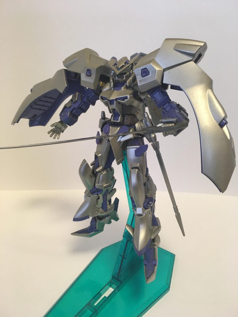 太刀 フォルティチュード
  装甲を滑る様に斬り裂くことができる高性能刀剣。
刺突剣 タラゼド
　腰部装甲に装備されている二振りの刺突剣。
　関節部など装甲の隙間を突き貫くことを目的に開発された。