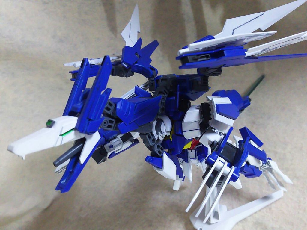 聖獣形態
変形することで頭部(口)に搭載されたドッズメガブラスターを使用可能に