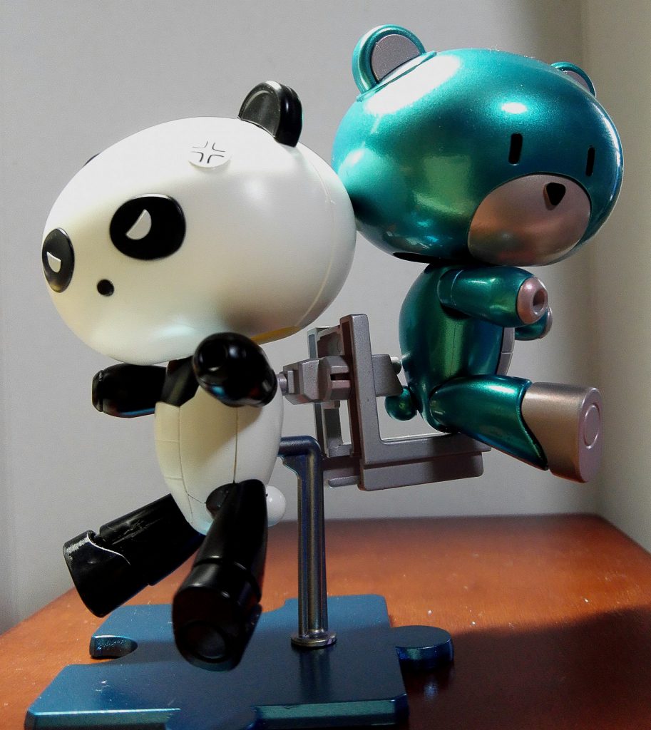 2人は仲良しw 片方の手の抜き方が半端ないw