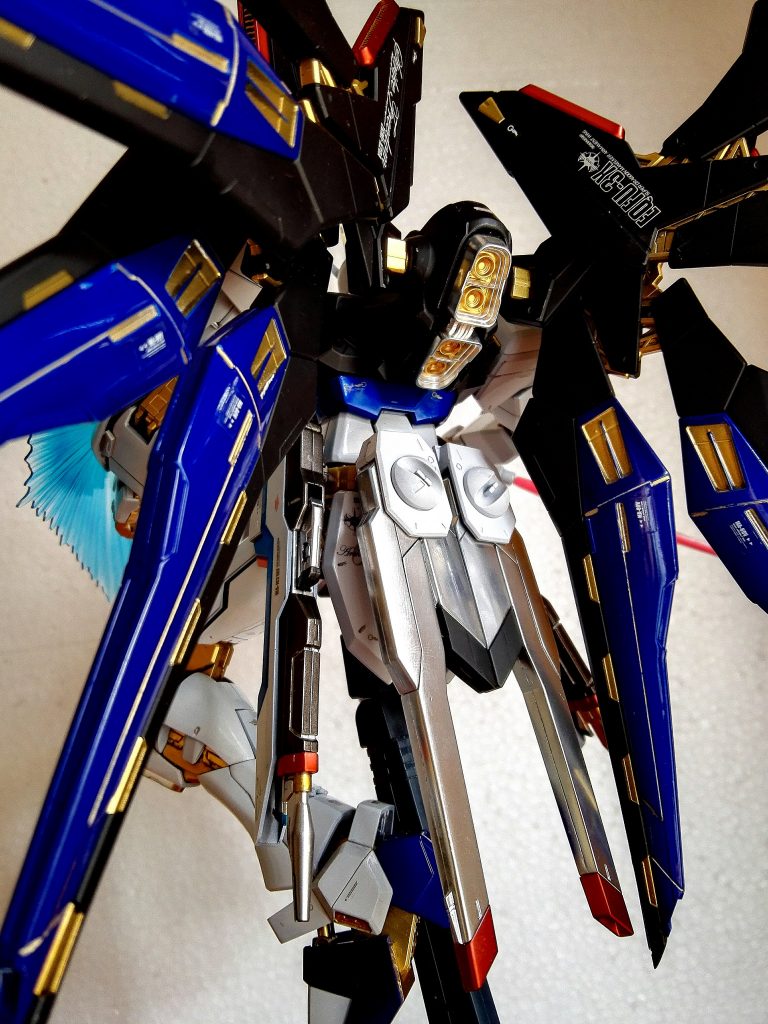 ガイア
カラーのウルトラマリンブルーがなかなかいい色でした