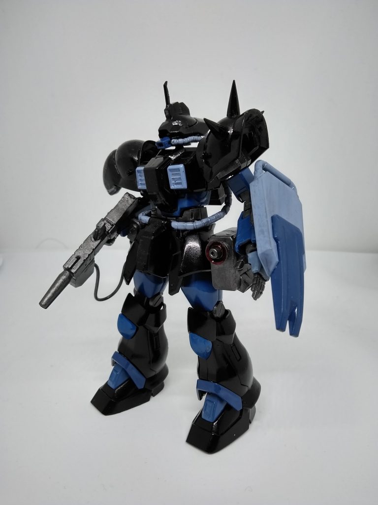 武装は、ジェネレーター直結のビームライフルと拡散メガ粒子砲
シールドとなります。