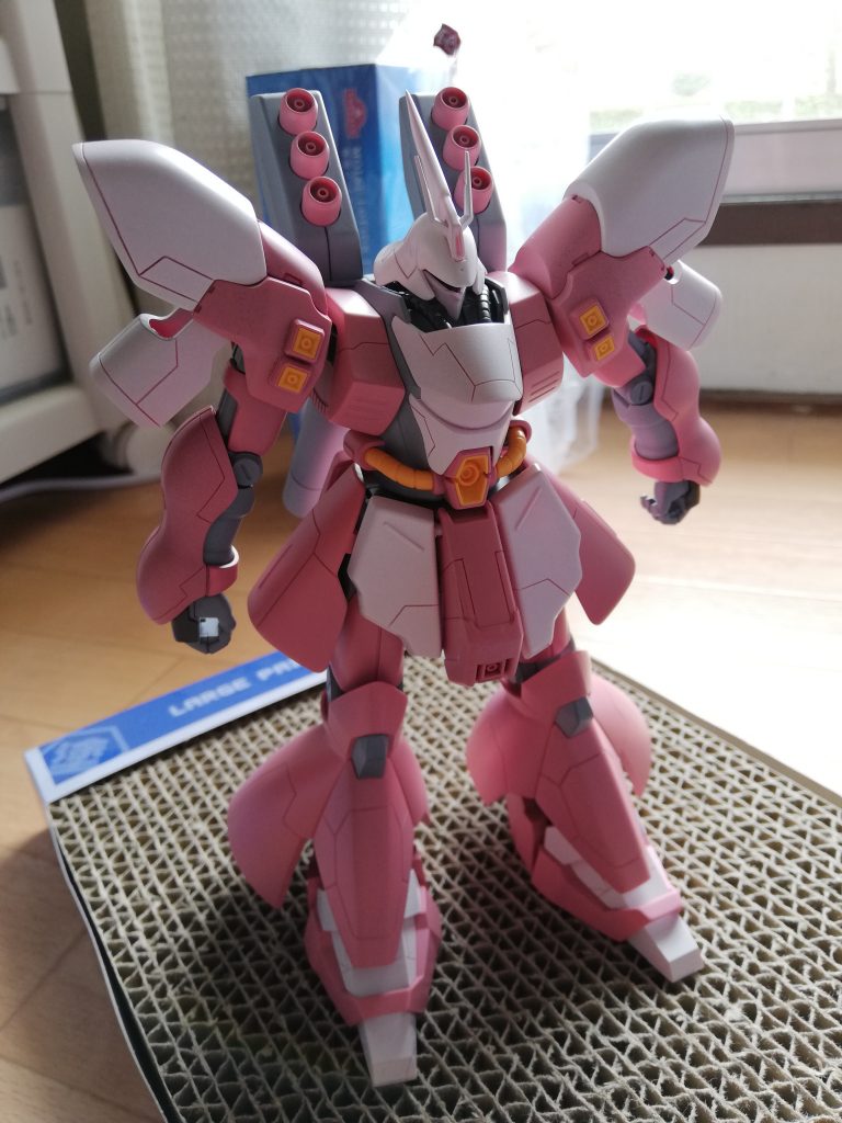 白サフとピンクサフで色の違いを出そうとしてみました。