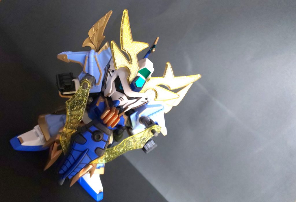 ◯形態-02荒防形態(こうぼうけいたい)
比翼刃と背牙の盾を前面に展開することで敵の攻撃を防ぐ。
この世界と繋がる歴史の渦の中で見た荒鬼頑駄無を模している。