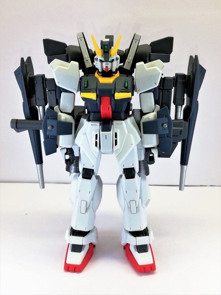 本体側はあまり変更されていないが、頭部は新造になっており以前にはなかった頭部バルカンが追加されている。