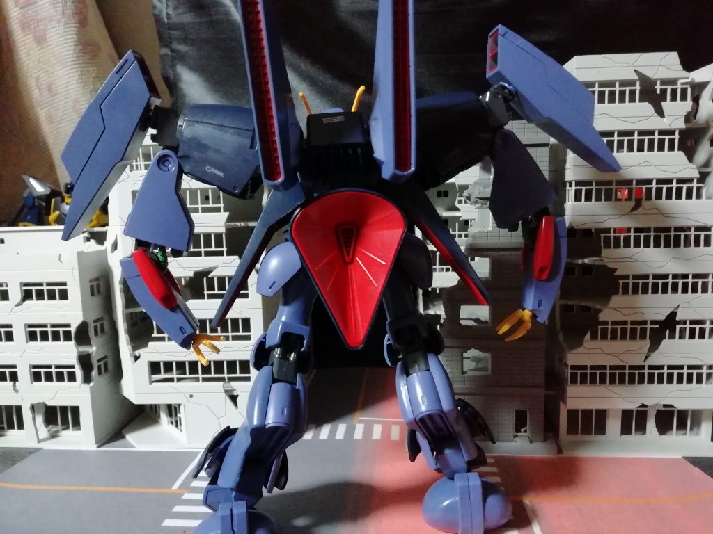 バイアラン–3枚目/制作者：新人メカニック