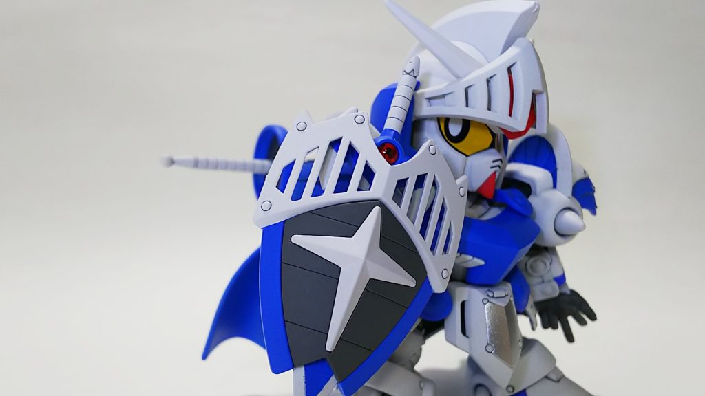 シールドに剣を収めると塗装剥がれが怖いです（笑）