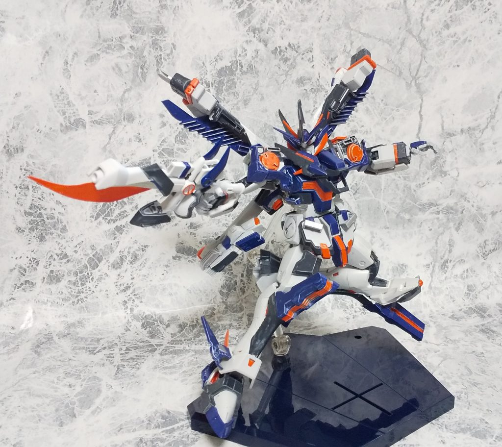 軽装形態、副兵装は分割可能の燈竜剣