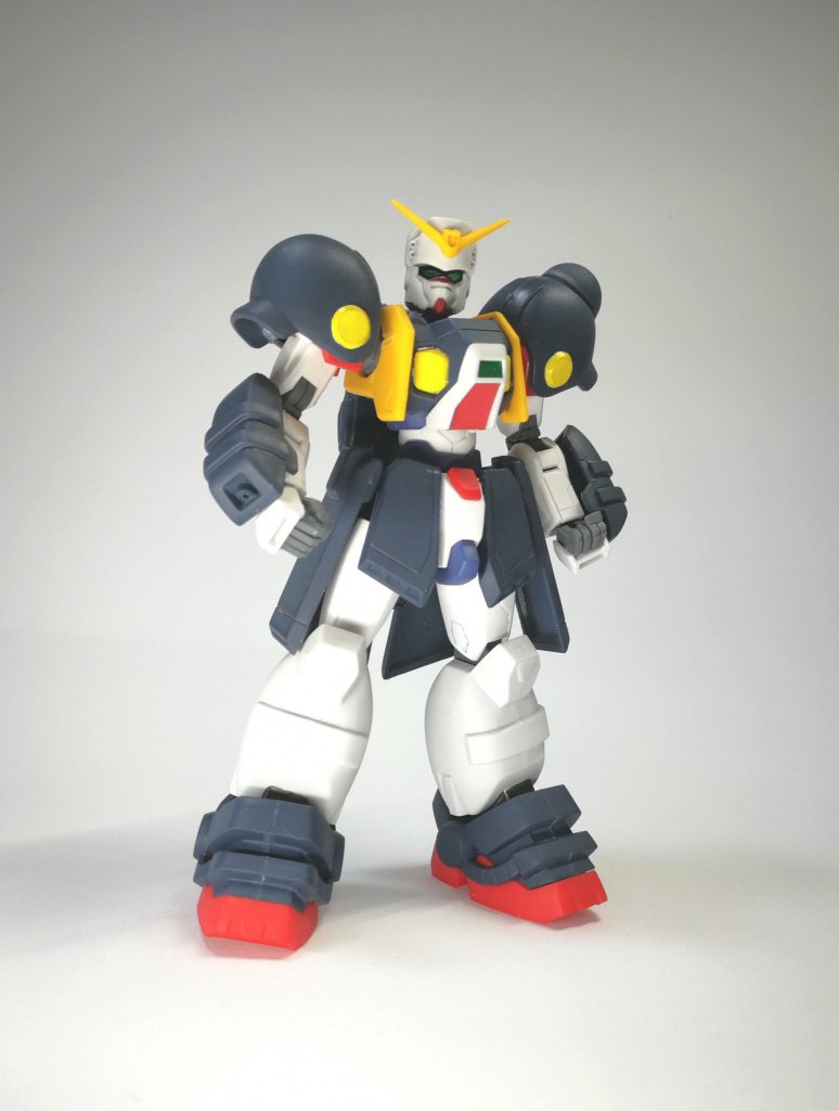 腕と太ももが細く短かった旧キット。
ビルドバーニングガンダムを使うことでふとましさをそのままに、スタイリッシュに仕上がりました。