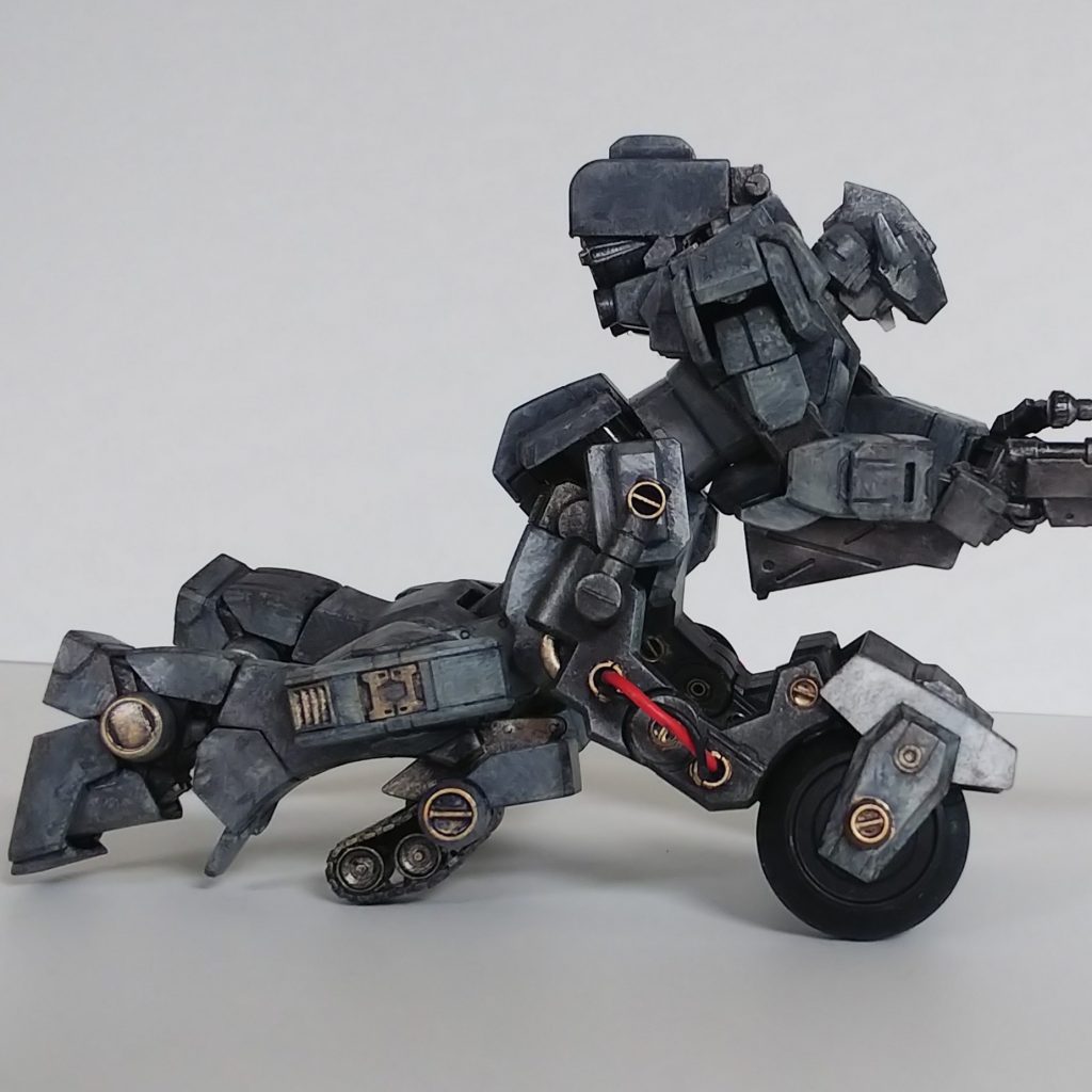 3ミリ穴が多かったのでマイナスモールド?にしました。
吸排気口、圧力弁のイメージで。