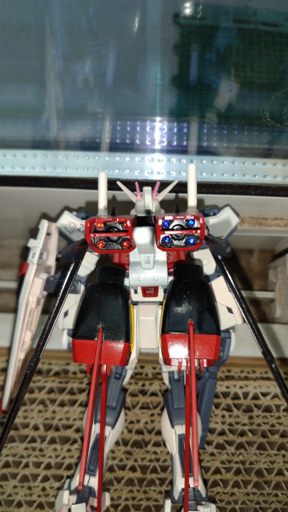 つなぎ目消しうまくできたけど、サーフェイサー吹かずにやったら汚さが目立った