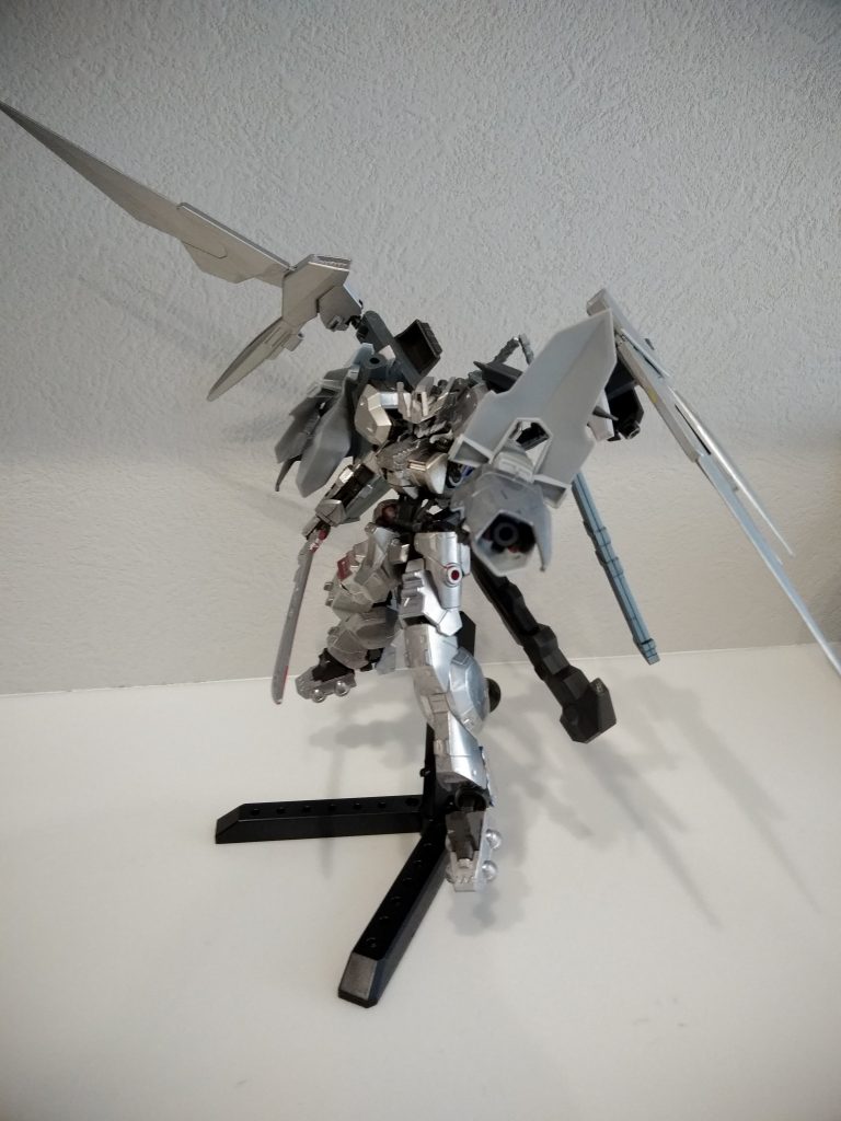 焔の型
全開放の姿
アスタロトの竜の悪魔のモチーフを形にしています。翼も実体剣、大筒はブースターとなります