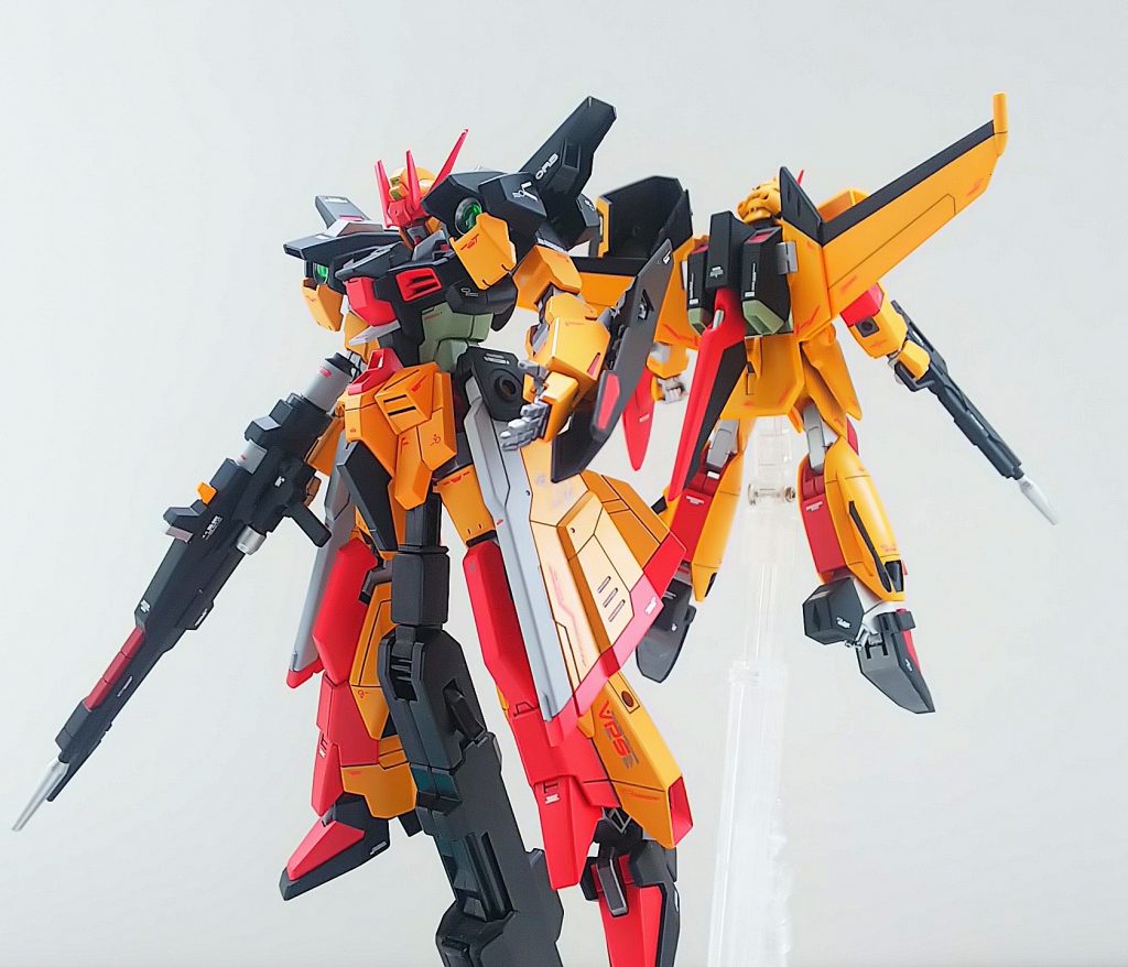 ムラサメモビルスーツ形態
バルトフェルドもコーディネーターならサブ機能の操縦をしながら戦うくらいはできそうなので!
エネルギーが切れかけるとアメストの背中に戻り補給を受けます。