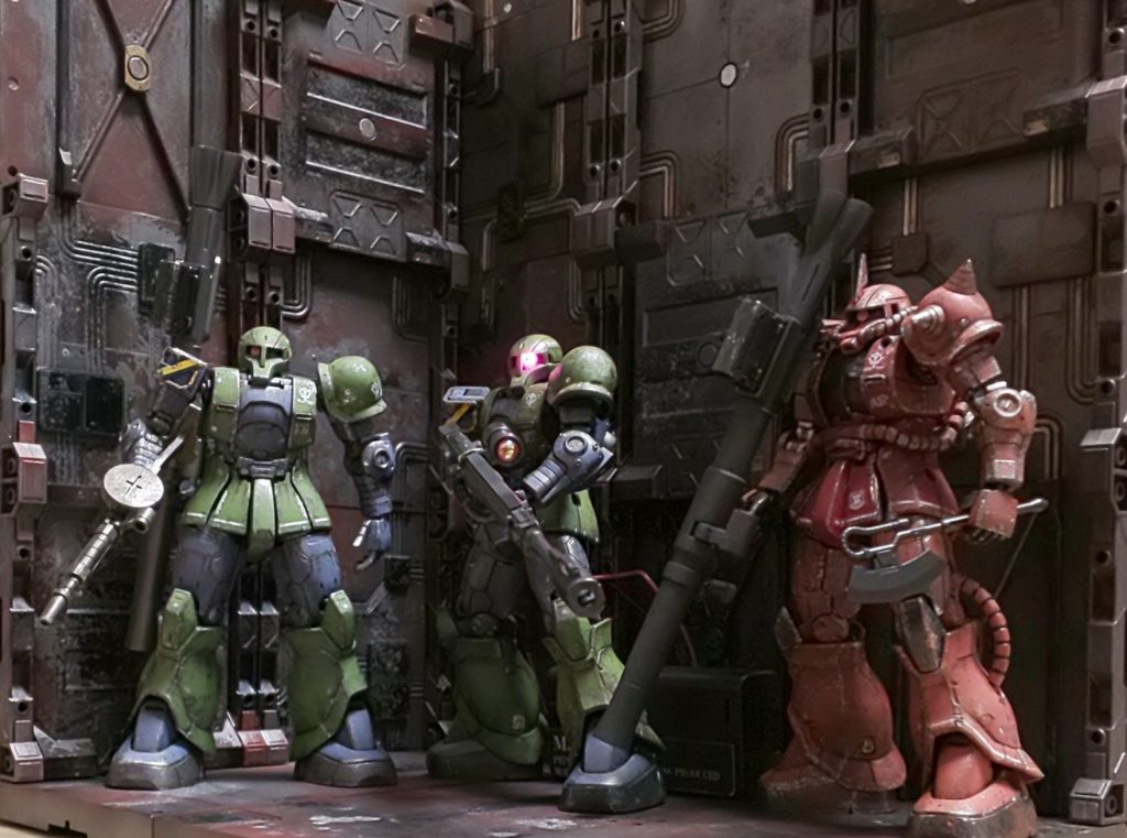 艦船内ドック表現。
ついでにせっかくなので
ザク3体。