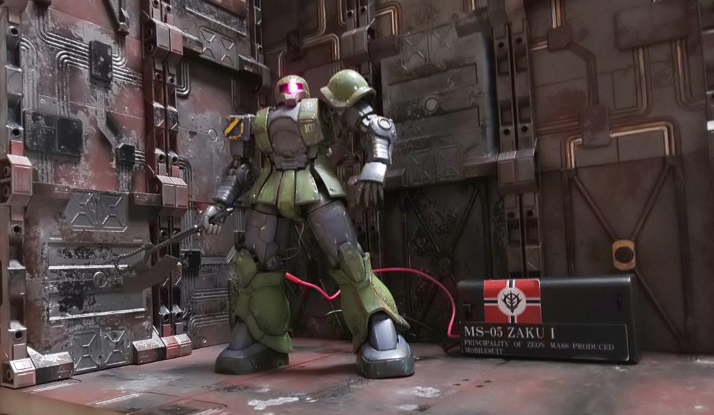 素立ち姿も
凛々しくて素敵な
旧ザク♪
外部電源にした配線が背景のおかげで
ケーブルっぽく見えるのは
嬉しい誤算!?