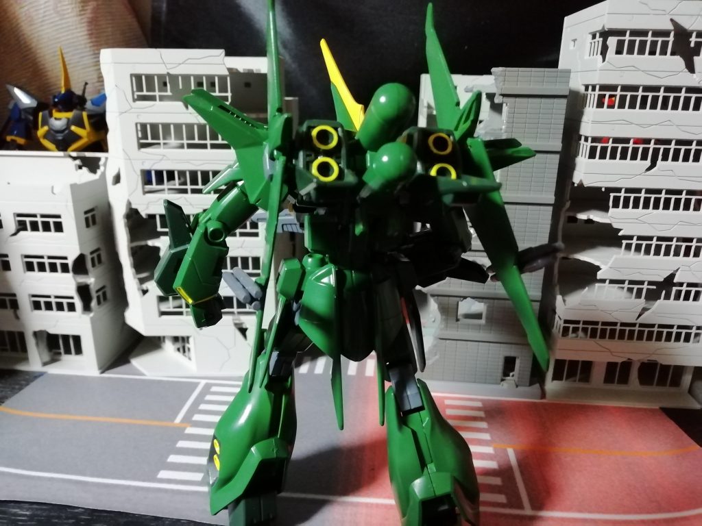 バウ　量産型–3枚目/制作者：新人メカニック