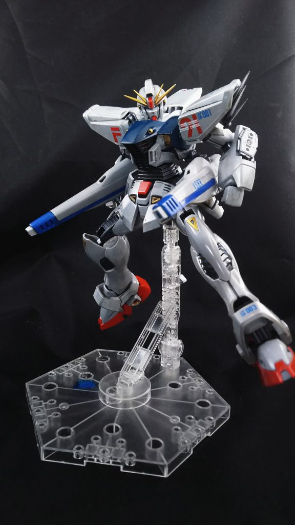 一応、チッピングとして下地に暗めのグレーを吹いてケープで剥がしてみましたが…う~ん。ウォッシングも試しましたがボツ。
やはり、チッピングはジャーマングレーや錆でやるべきだと勉強になりました。