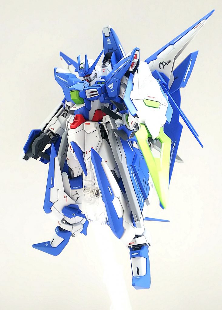 特に足回りをスタイリッシュにしあげ全体的にシャープ化しています。