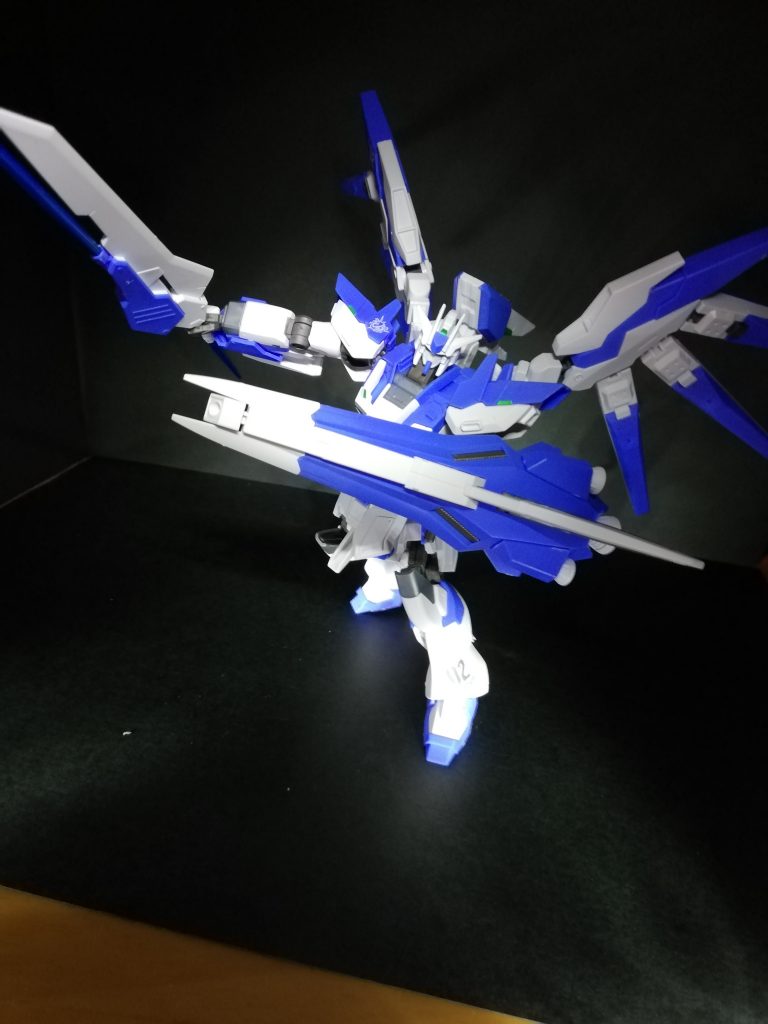 Hi-νガンダムヴレイブ–2枚目/制作者：菊