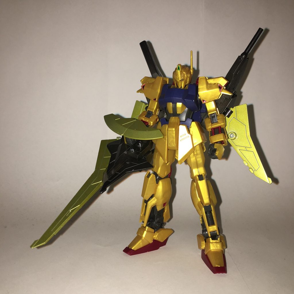 ウイングスラスターを装着した形態、正面。圧倒的な出力と推進力を持ち、サブフライトシステムを必要としない程の機動性を誇る。