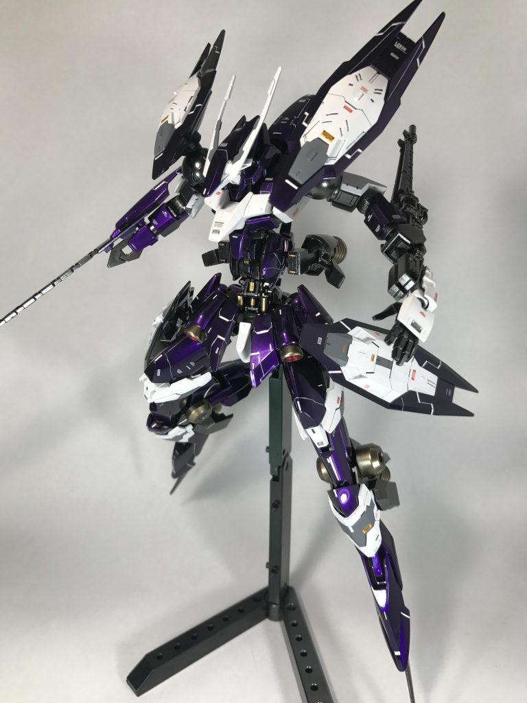 短い胴体が好きになれなかったので、ジャンクパーツなどで胴体を制作し、胴体を長くしました。