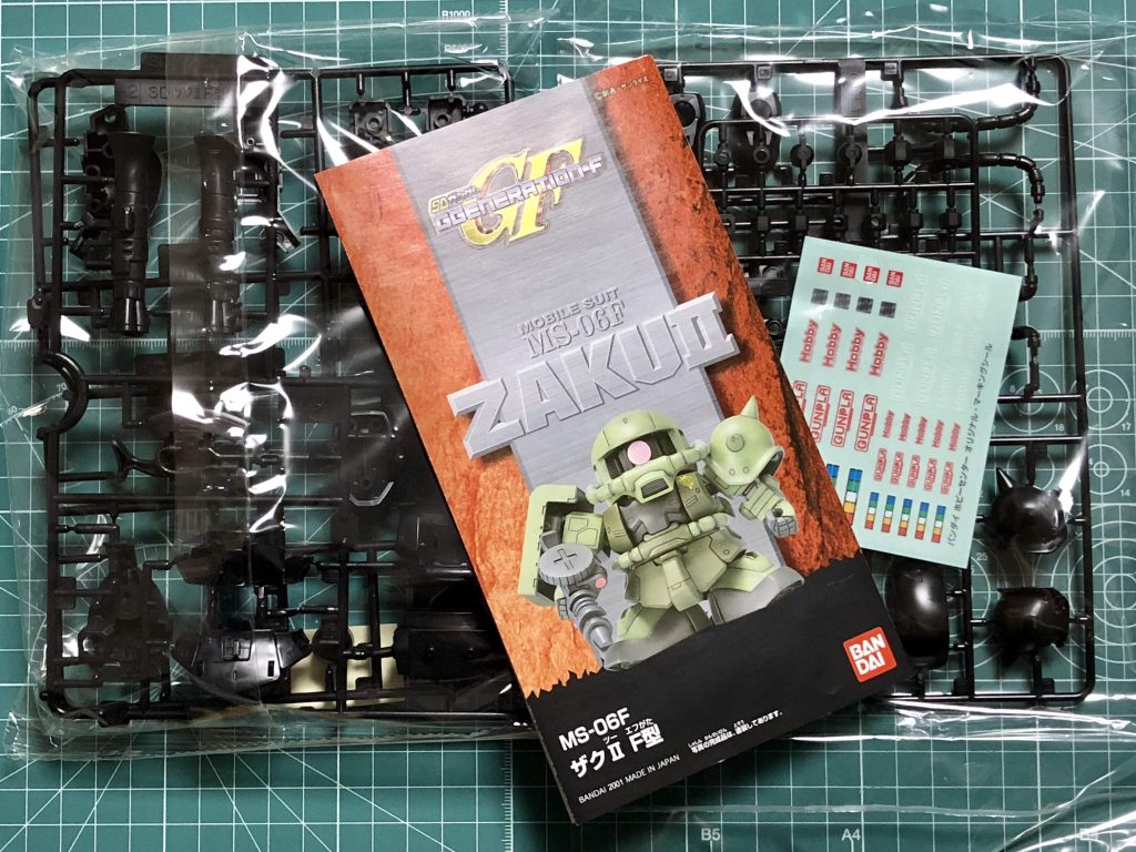 8:00
ガンダムベース東京で買ってきたエコプラ BB戦士SDザクⅡF型を作る!
エコプラはガンプラ製造過程で出た端材を集めた、再利用プラスチックで作られた黒一色のガンプラ!最初から真っ黒なので裏打ちの必要がないし、サフレスでいきなり黒立ち上げができるからワンデイチャレンジに最適!という目論見。